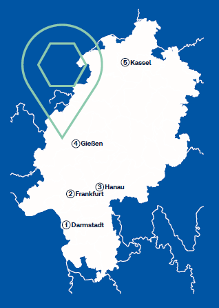 Eine Karte einer Region, auf der bestimmte Orte markiert sind, darunter Kassel, Gießen, Hanau, Frankfurt und Darmstadt.